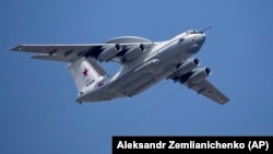 Avion rusesc de supraveghere A-50, precum cel care ar fi fost avariat duminică de activiștii anti-guvernamentali din Belarus.