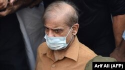 شهباز شریف د سرطان په ناروغۍ اخته دی او عدالت ورته اجازه ورکړې چې د علاج لپاره له ملکه بهر لاړ شي. 