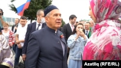 Рөстәм Миңнеханов "Печән базары"нда