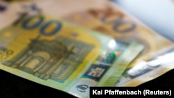 Me rritje prej 30 eurosh, në këtë muaj do t’i marrin pensionet e tyre qytetarët mbi moshën 65 vjeç, që përfitojnë më pak se 100 euro në muaj.