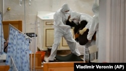 Один из временных стационаров.