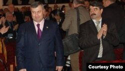 По мнению экспертов, годы правления Эдуарду Кокойты ознаменовались серьезными внутриполитическими и коррупционными скандалами и Москва потеряла к нему доверие