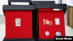 Нагрудные знаки.