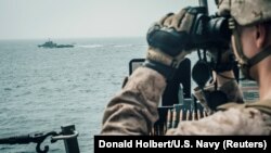 حوادث سه ماه اخیر در خلیج فارس و دریای عمان، گواه وخامتی است که ناوبری دریایی نفت دچار آن شده و دلیلی است که ای بسا ناوبری کلاهایی غیر از نفت نیز عیناً به سرنوشت مشابه دچار شود.