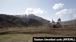 Алай районунун Жаңы-Турмуш айылындагы көрүстөн. 