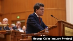 Președintele României, Nicușor Dan, a depus luni, pe 26 mai 2025, jurământul și a preluat mandatul câștigat în urma alegerilor din 18 mai.