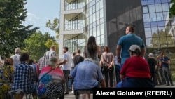 Protest al susținătorilor blocului „Victoria”, condus de oligarhul Ilan Șor, în fața Curții de Apel Centru.