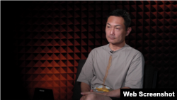 Hirano Takashi în studioul Radio Svoboda din Kiev