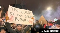 Пораки за добредојде на студентите кои доаѓаат во Крагуевац пеш и на велосипеди