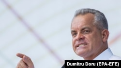 Liderul Partidului Democrat din Moldova, Vladimir Plahotniuc, ține un discurs la un miting la Chișinău, 9 iunie 2019