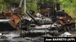 Украинада талкаланган орус армиясынын танкы. 14-сентябрь, 2022-жыл.