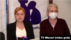 ცენტრ "ემპათიის" ხელმძღვანელი მარიამ ჯიშკარიანი და ექიმი ოთარ თოიძე