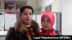 Гүлсара Тохтахунова кызы Муштарибо менен. 