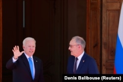 Sosirea lui Joe Biden la Geneva. Cu el, Președintele Elveției, Guy Parmelin.