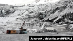 Кумтөр кени. 23-февраль, 2013-жыл. 