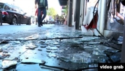 Xhama të thyer në një restorant turk në Podgoricë, më 28 tetor 2025.