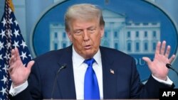 دونالد ترامپ در کنفرانس خبری خود در کاخ سفید؛ شامگاه جمعه ششم تیرماه