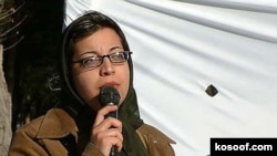 فیلم ماجرای فعالیت‌های یک گروه حامی حقوق بشر در ایران به رهبری شادی صدر، حقوقدان، است که می‌کوشند از اجرای سنگسار در ایران جلوگیری کنند.