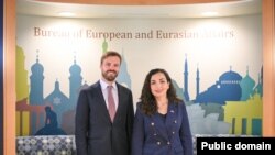 Predsjednica Kosova Vjosa Osmani i visoki zvaničnik američkog State Departmenta za evropske poslove Brendan Hanrahan, juli 2025.