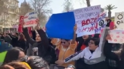 Feminist fəallar Bakıda aksiya keçirdi-saxlananlar var
