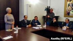 Айгөл Әхмәтгалиева чыгыш ясый