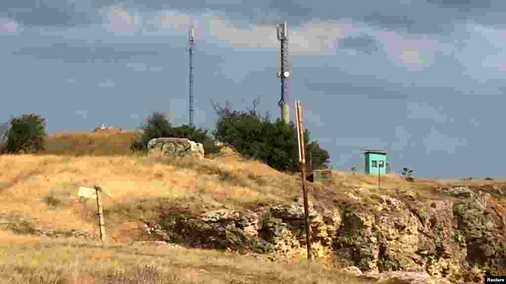 В основному ці будівлі і споруди розташовані в Севастополі На фото: військовий об'єкт на мисі Фіолент