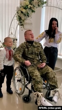 Viktoria și Nazar s-au căsătorit la centrul de reabilitare.