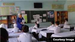 Одина Кочкорова сабак өтүп жаткан учур.