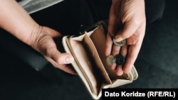 პენსიით უზრუნველყოფილ სესხზე პროცენტი 150 ათასზე მეტ პენსიონერს შეუმცირდება. - ფოტოილუსტრაცია