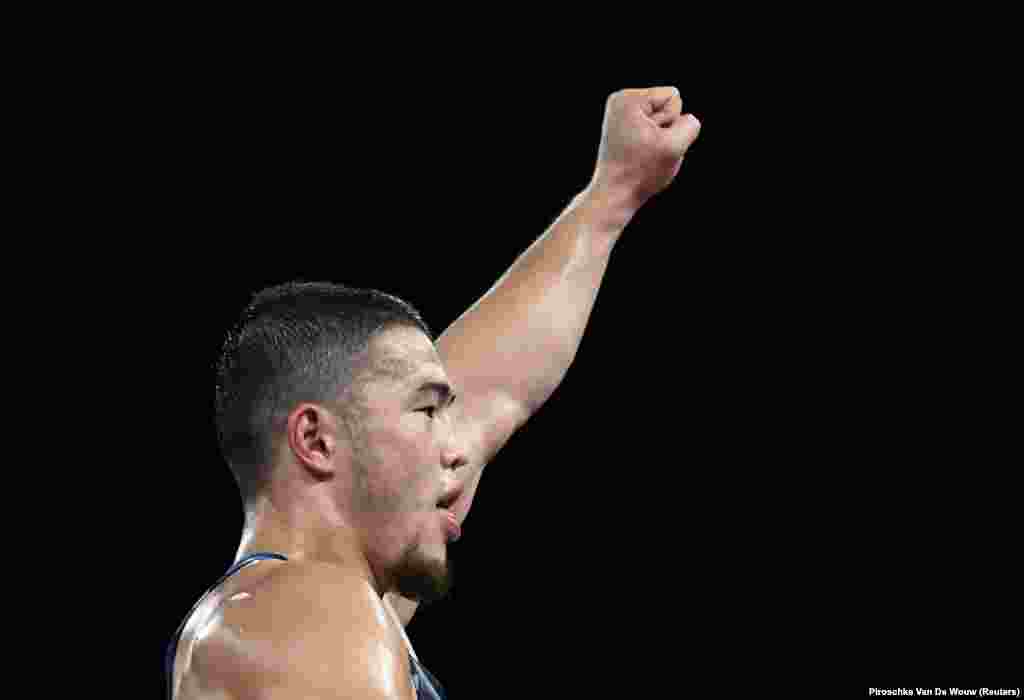 Акжол олимпиаданын алтын байге үчүн венгриялык Таман Лоринц менен күрөшөт. Финалдык таймаш 3-августта Бишкек убактысы боюнча саат 15:15те башталат.​