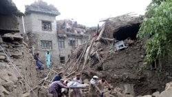 Afganii încearcă să salveze victimele cutremurului devastator din estul Afganistanului