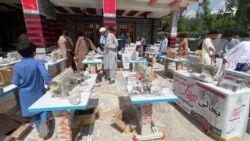 د بونیر د پیربابا بازار دوکانداران د خپل روزګار بیا پیلولو لارې چارې لټوي