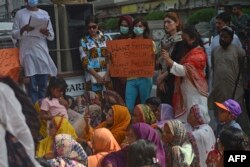 د ۲۰۲۱ز کال د جون پر ۲۶مه په کراچۍ کې فعالانو د ښځو پر وړاندې د جنایتونو پر ضد مظاهره وکړه.