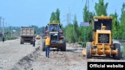 Бишкекте ремонттолуп жаткан жолдордун бири, 2013-жыл, май айы