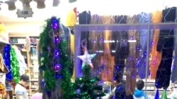 Häkimiýetler Täze ýyla taýynlyk görýärkä, pula mätäç ilat bankomatlaryň öňünde gününi geçirýär