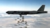 Bombarder B-52 američkog ratnog vazduhoplovstva ispušta M117 bombe. Datum kada je uslikana fotografija je nepoznat. (ilustrativna fotografija) 