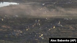 ქუჩა დანგრეულ სოფელ კლიშჩიევკაში, ვლადისლავის პოზიციის მახლობლად.