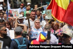 La „Marșul Normalității” organizat la București a participat și lidera partidului politic S.O.S., Diana Șoșoacă.