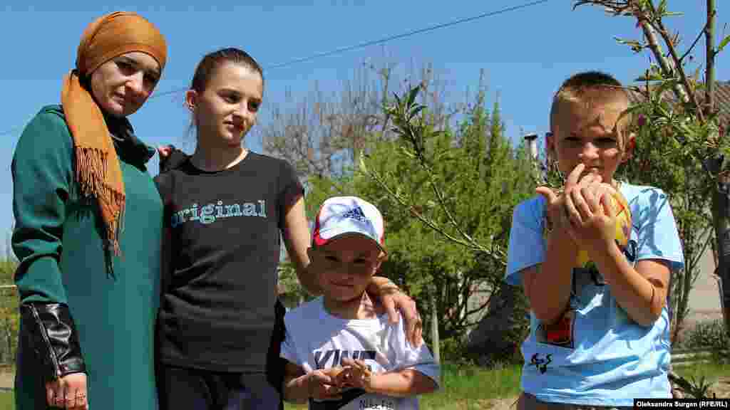 У сім'ї Мемедемінових троє дітей: дочка Зейнеп і сини Ібрахім та Білял. &laquo;Завдяки цьому випробуванню ми стали ще впевненіші в собі, тому що ми знаємо, що ми нічого поганого не зробили, що наш народ показав себе тільки з хорошого боку&raquo;, &ndash; каже Лемара