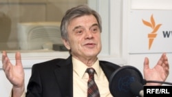 Оьрсийчоь – Оьрсийчоьнан Федерацин Лаккхарчу Кхеташонан гIантда хилла волу Хасбулатов Руслан, Маршо Радион Москох бюро, 11Стиг2008.