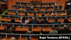 Deputetë në sallën e seancave të Kuvendit të Kosovës. Fotografi nga arkivi.