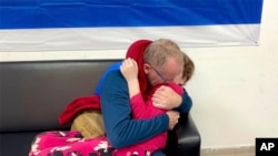 ემილი ჰენდი მამასთან დაბრუნდა