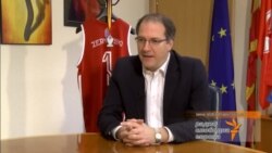 Жерновски - Власта се бори да си ја сочува главата