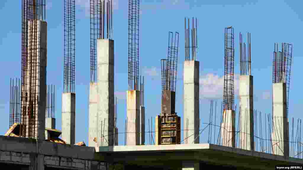 Будівництво об'єкту почалося в січні 2017 року, а завершити його планували наприкінці року