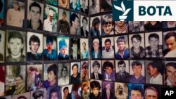 Fotografi të disa prej viktimave të Srebrenicës