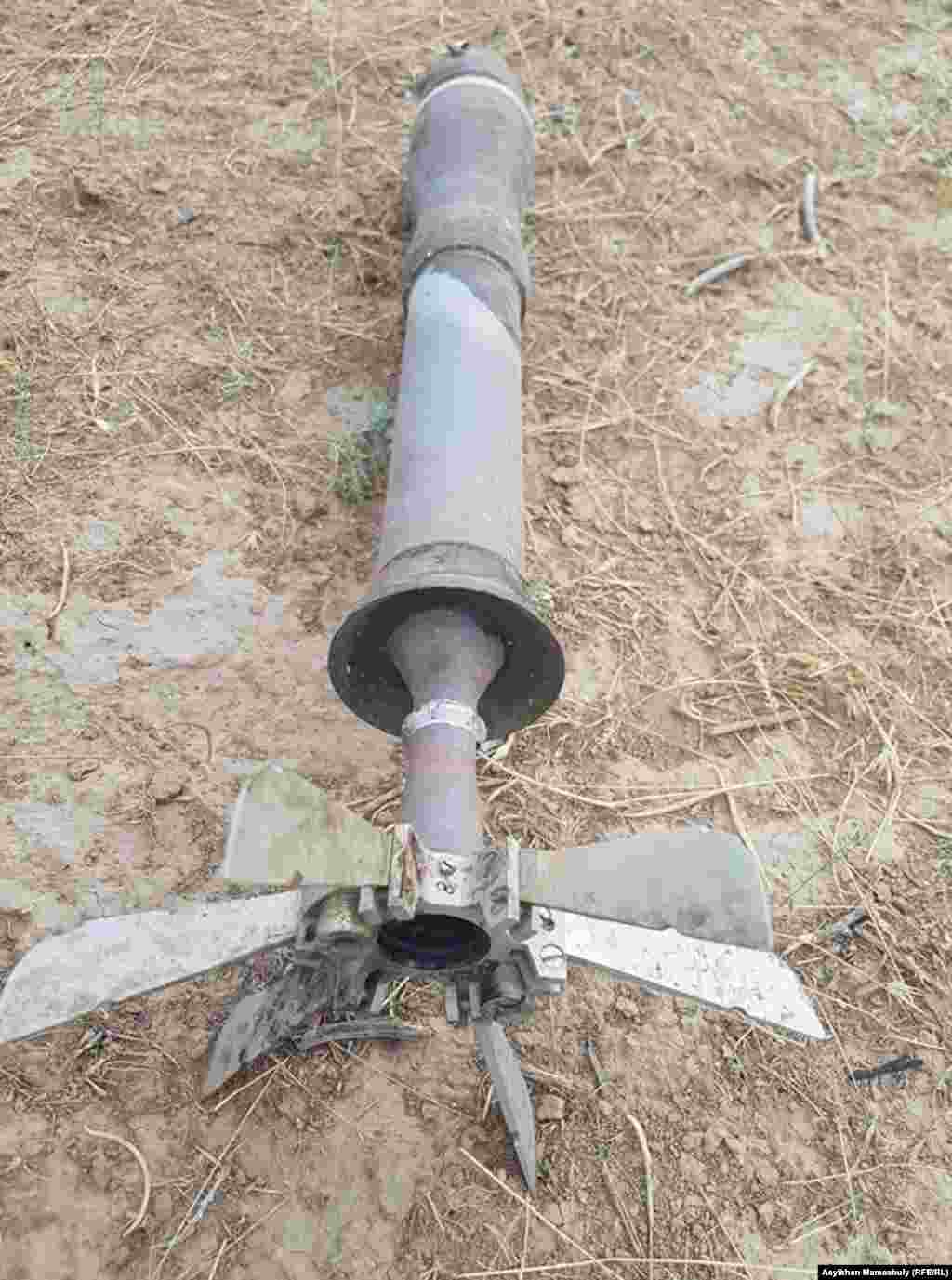 Шаардан алыс барбай эле жерде жаткан жарылуучу заттарды көрүүгө болот. Бирок 28-июнда казак бийлиги шаар "толук тазаланды" деп маалымат тараткан.&nbsp;