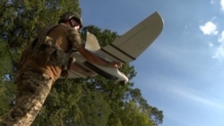 Na frontu ukrajinska jedinica dronovima lovi ruske vojnike