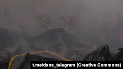 Через високе пожежне навантаження, додала служба, гасіння доводилося проводити одночасно з декількох напрямків