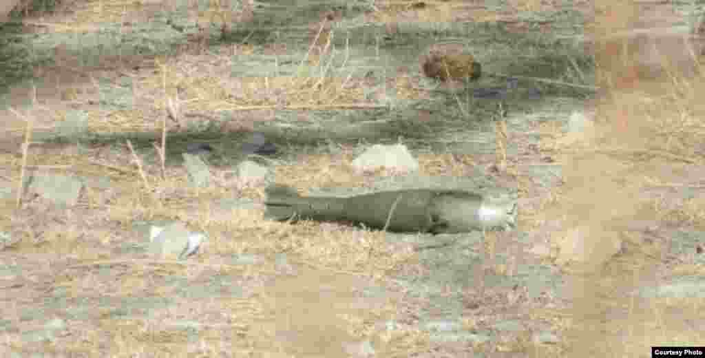 Тажик чек арачылары аткан миномёттун калдыгы.