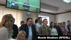 Москва шаардык соту "Новое величие" тобунун  мүчөсү Анна Павликованы камакта калтырган учуру. 